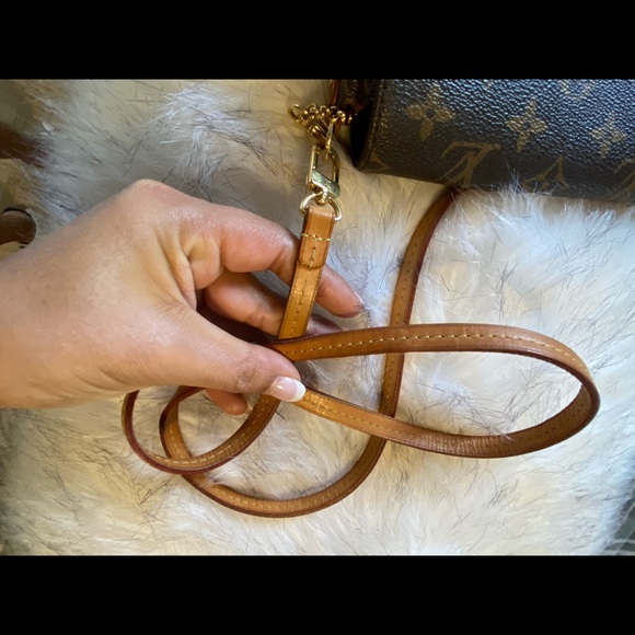Louis Vuitton Monogram Favorite PM with strap - Picture 5 of 10